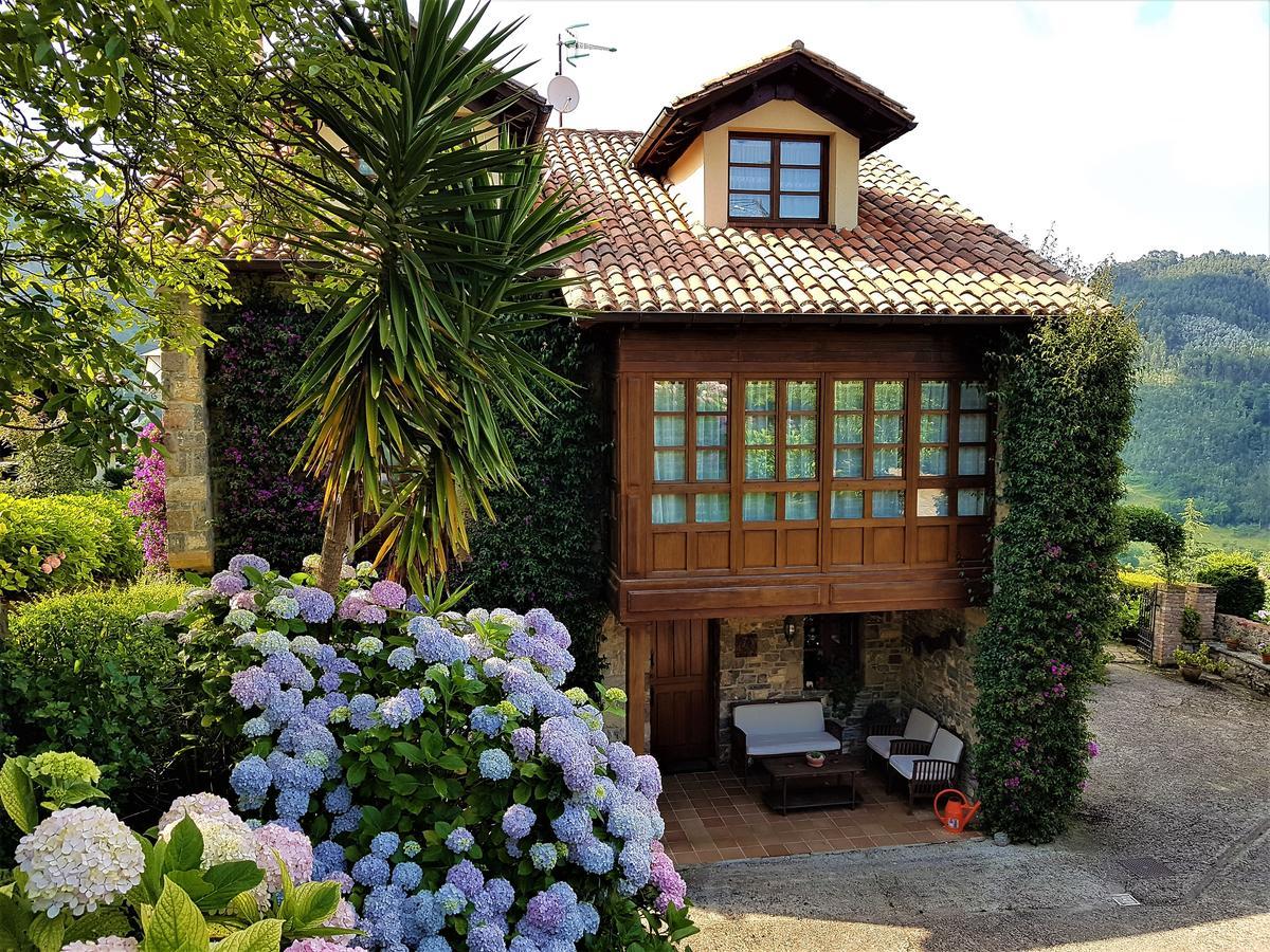 Trisqueles Y Buganvillas Villaviciosa  Exterior foto